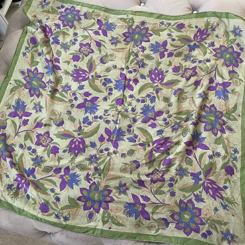 Giorgio Armani silk scarf 32/32